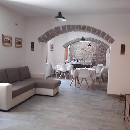 Viche Viche Bed & Breakfast Orgosolo Bagian luar foto