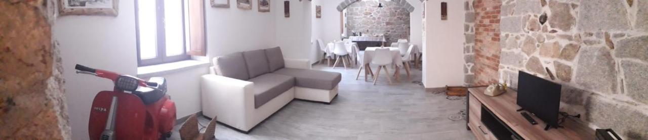 Viche Viche Bed & Breakfast Orgosolo Bagian luar foto