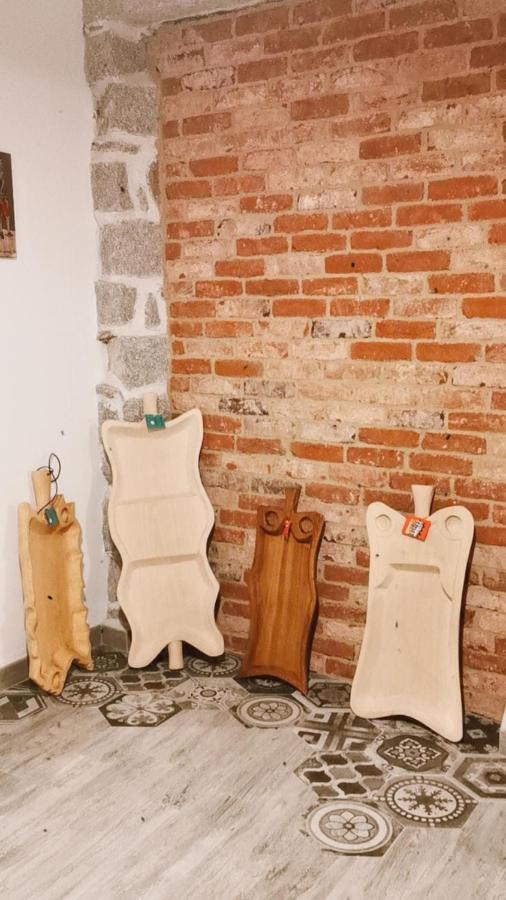 Viche Viche Bed & Breakfast Orgosolo Bagian luar foto