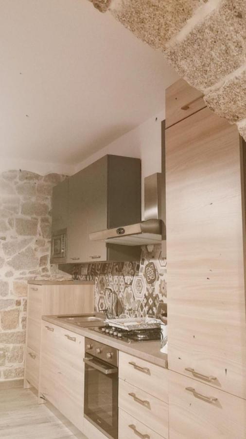 Viche Viche Bed & Breakfast Orgosolo Bagian luar foto